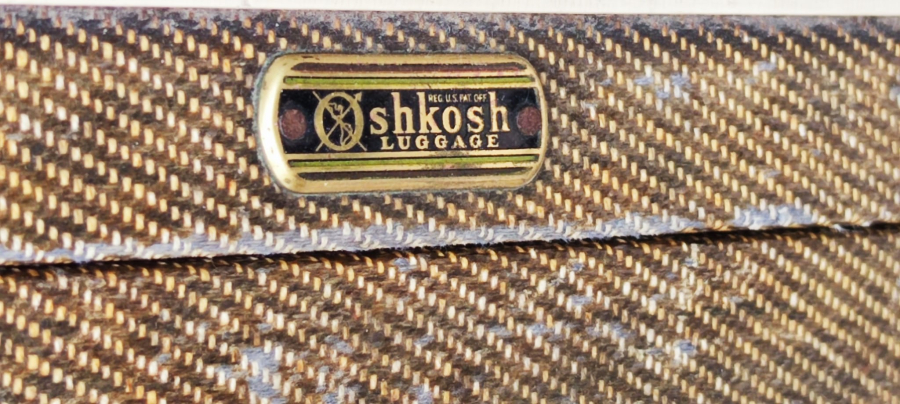 OSHKOSH LUGGAGE  CİFT KİLİTLİ ORTA BOY BAVUL KILCILLI KAHVE VE KREM RENKDE THERE İS NONE FİNER REG. U.S PAT. OFF.