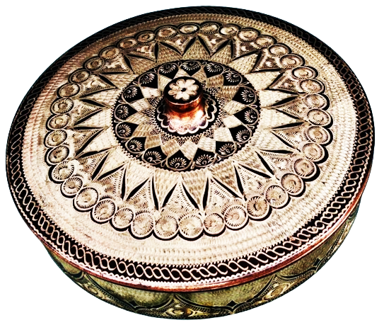 1960 ERZİNCAN BAKIR İŞCİLİKLİ GÖVDESİ KAPAGI FUL KALEM İŞCİLİKLİ KAPAKLI AYAKLI LOKUM ŞEKERLEME KUTUTUSU 