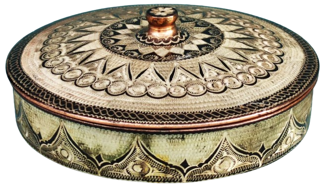 1960 ERZİNCAN BAKIR İŞCİLİKLİ GÖVDESİ KAPAGI FUL KALEM İŞCİLİKLİ KAPAKLI AYAKLI LOKUM ŞEKERLEME KUTUTUSU 