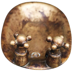 1970 MİNYATUR PİRİNC CİFT MUSLUKLU KUVET ŞEKLİNDE TASARLANMIŞ SABUNLUK DÖRT PENCE AYAKLI 