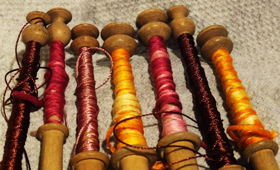 7 ADET AHŞAP ÖREKE DOKUMA EL ALETİ EL TORNASINDA ŞİMŞİRDEN YAPILMIŞLARDIR