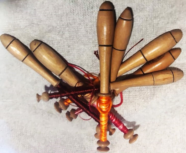 7 ADET AHŞAP ÖREKE DOKUMA EL ALETİ EL TORNASINDA ŞİMŞİRDEN YAPILMIŞLARDIR