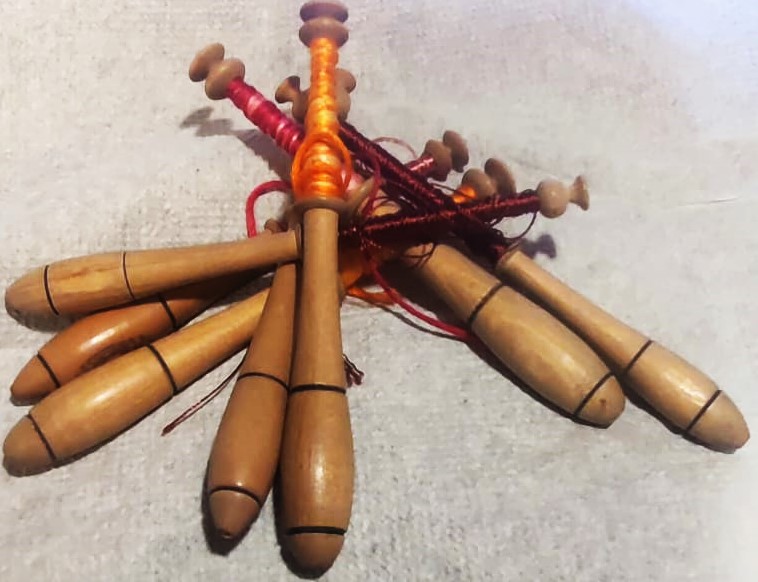 7 ADET AHŞAP ÖREKE DOKUMA EL ALETİ EL TORNASINDA ŞİMŞİRDEN YAPILMIŞLARDIR