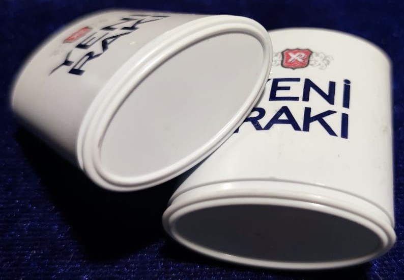 YENİ RAKI İKİZ FORMUNDA MİKA MASA ÜZERİ TUZLUK VE KARABİBERLİK DOLDURULABİLİNİR MODELDİR