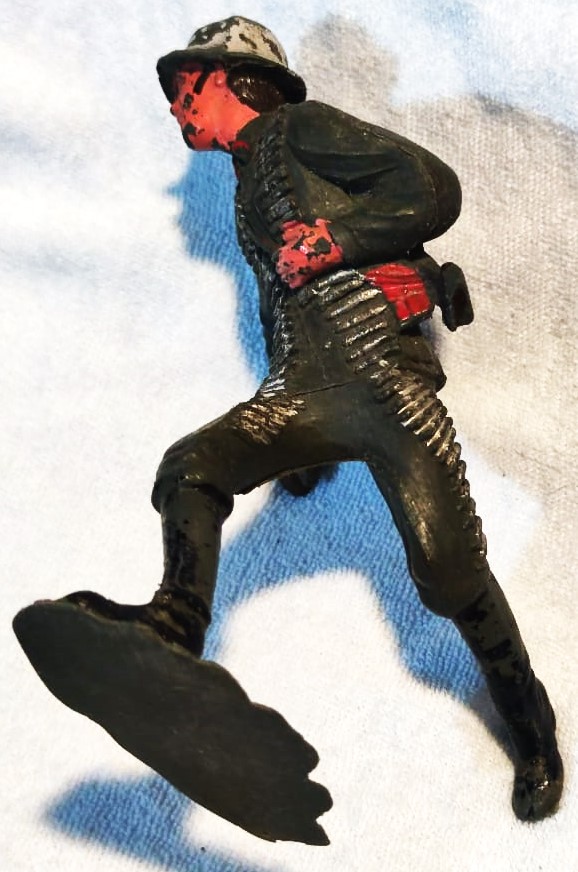 1980 PİLSAN ASKER YERLİ ÜRETİM TURK MALI ASKER KOMANDA MİGFERLİ OMUZUNDA PİYADE TÜFEKLİ MATARALI ŞAVASCI TURK ASKERİ