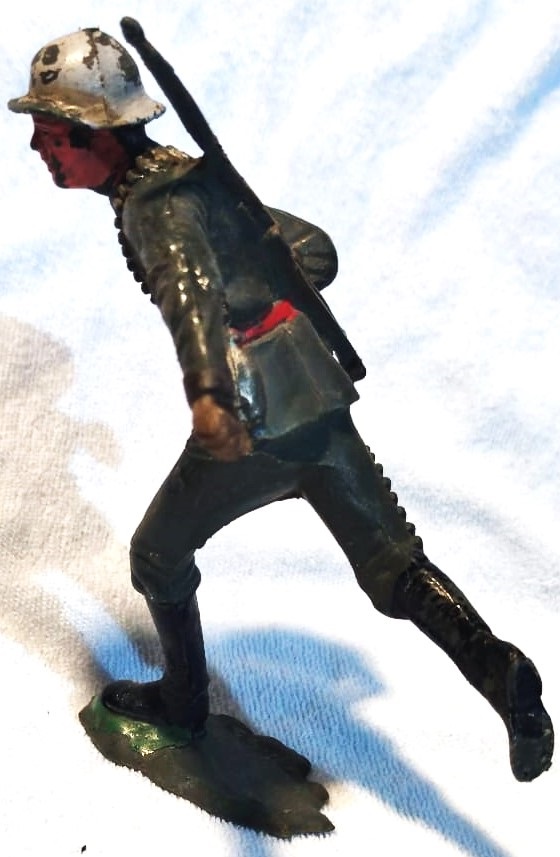 1980 PİLSAN ASKER YERLİ ÜRETİM TURK MALI ASKER KOMANDA MİGFERLİ OMUZUNDA PİYADE TÜFEKLİ MATARALI ŞAVASCI TURK ASKERİ