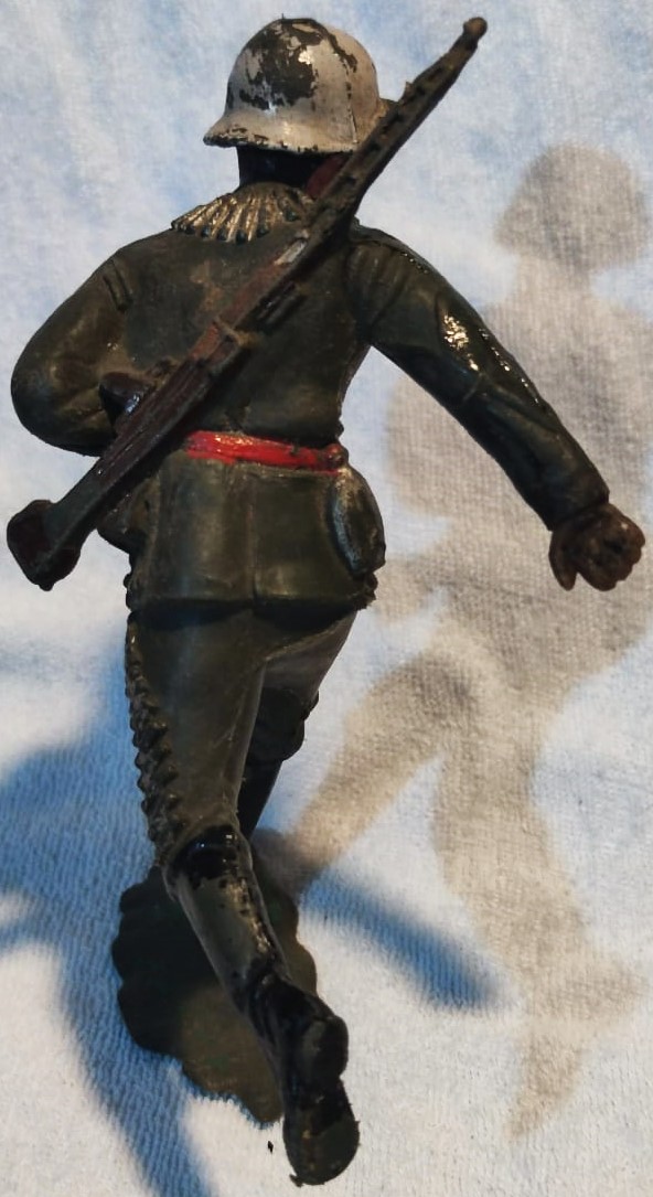 1980 PİLSAN ASKER YERLİ ÜRETİM TURK MALI ASKER KOMANDA MİGFERLİ OMUZUNDA PİYADE TÜFEKLİ MATARALI ŞAVASCI TURK ASKERİ