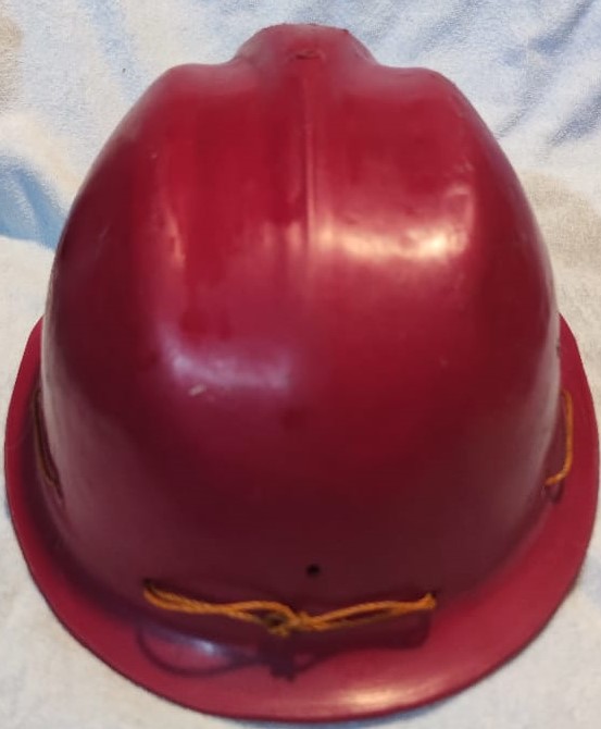 ENDUSTRİYEL İŞCİ BARET CALIŞMA KORUYUCU  ŞAPKA KIRMIZI SERT PLASTİKDEN BOYUN BAGLAMA KAYIŞLI