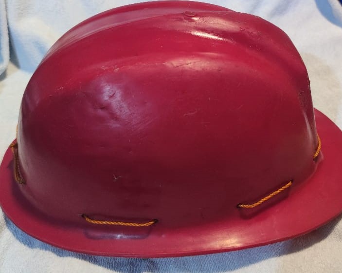 ENDUSTRİYEL İŞCİ BARET CALIŞMA KORUYUCU  ŞAPKA KIRMIZI SERT PLASTİKDEN BOYUN BAGLAMA KAYIŞLI