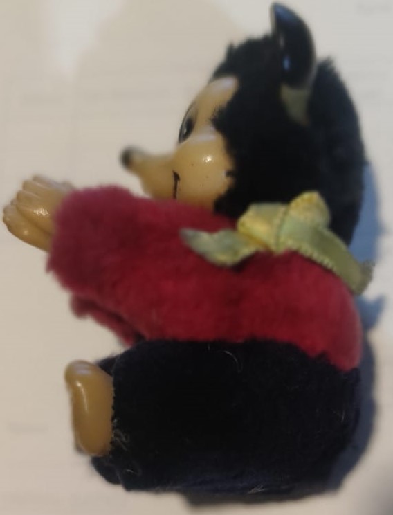 PARMAK   DISNEY MICKEY MOUSE ELLERİ MANDAL GİBİ PARMAK KAVRAYAN  BAŞI HAREKETLİ KIRMIZI SİYAH PELUŞ ELBİSELİ 