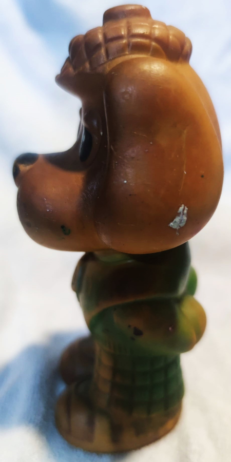 1970 SSCB KAUCUK ET OYUNCAK BEKCİ POLİS DEDEKTİF ELBİSELİ KÖPEK ALTI  SERİ NUMARALI  SIKINCA ÖTEN MODEL