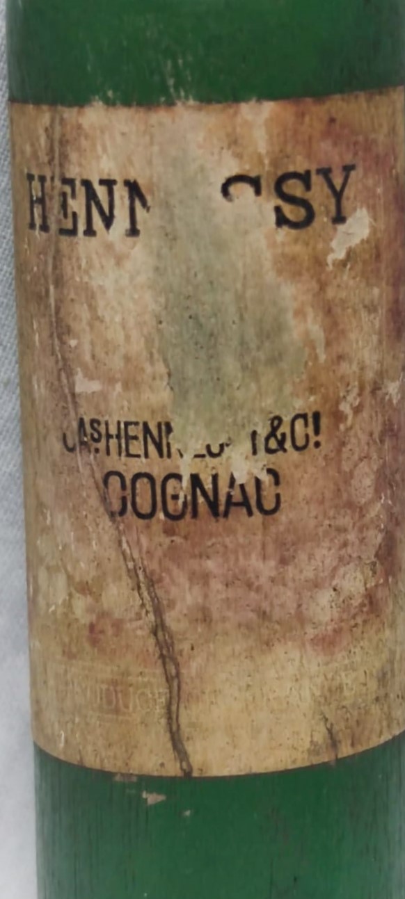 1930 BLACK & WHITE VİSKİ VE KONYAK  ŞİŞESİ FORMUNDA MANTAR ŞARAP AÇACAĞI TİRBÜŞON VE KONSERVE ŞİŞE ACACAGI YEŞİL VE SİYAH AHŞAPDAN 