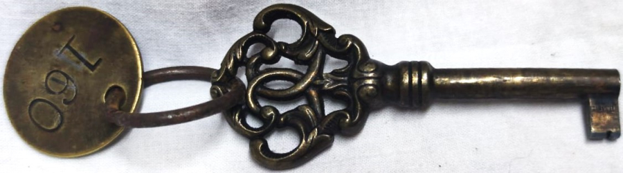 1950 TCDD ESKİŞEHİR FABRİKASI CER ATÖLYESİ TAKIM MARKASI 160 NUMARALI ODA ANAHTARLIK UCU NADİR PİRİNC