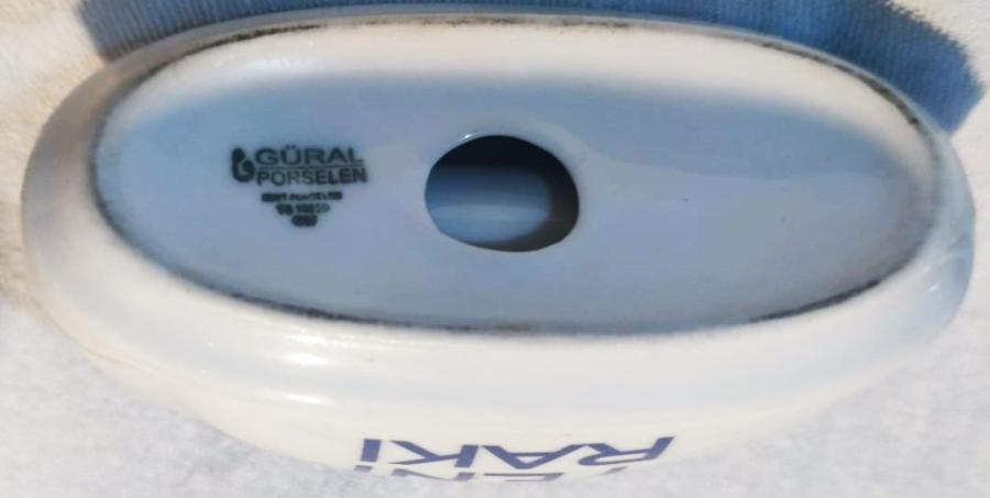 YENİ RAKI ARMALI BEYAZ  PORSELEN ÜZERİ LOGOLU PARELEL YAPIDA PECETELİK 