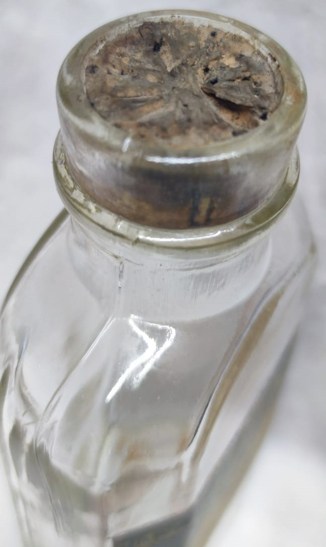 OSMANLI A.DİRİNOS ECZANE İ KEBİR ECZA ŞİŞESİ ÖZEL EL YAPIM İLAC KOYULMASI İÇİN ÜC DİLDE YAZILMIŞ ORJINAL ETİKETLİ