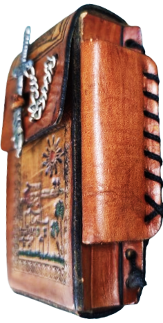 1980 KÖSELE EL DİKİŞLİ ÜZERİNDE BODRUM GUNEŞİ VE KALESİ OLAN SIGARALIK VE CAKMAKLIK KAPAK MANDALI HZ ALİNİN KILICIYLA  KAPANIR