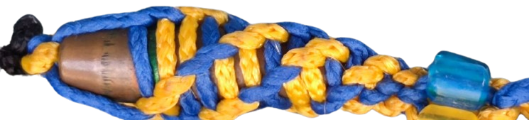 FENERBAHCE HAPİSHANE İŞİ SARI LACİVERT UCLARINDA İKİ ADET MERMİ BULUNAN BONCUK İŞİ SALLAMA TESBİH