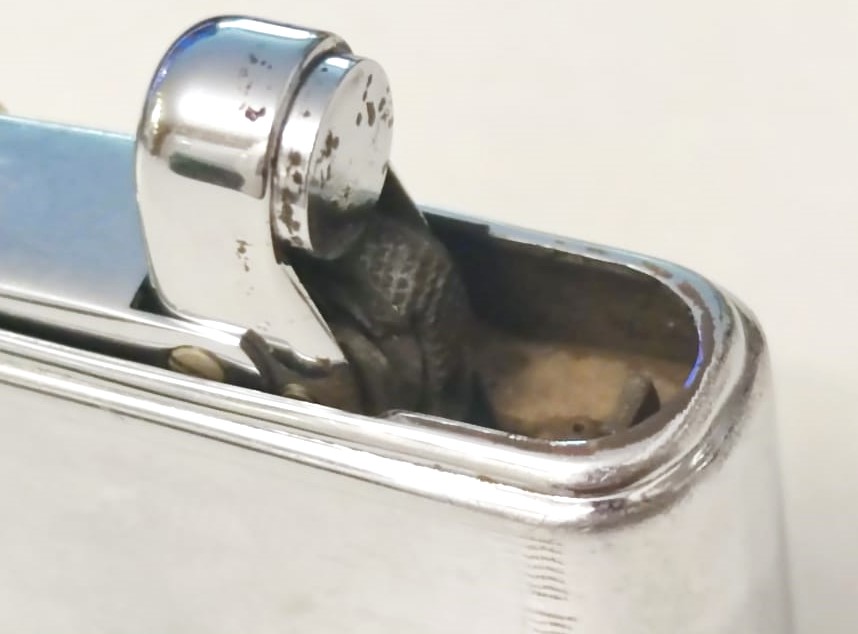 1970 İBELO M 23 LİGHTER MADE IN WEST GERMANY TAŞLI MEKANİZ GAZLI CAKMAK PİRİNC DEPO KLASIK CİZGİLİ KASA