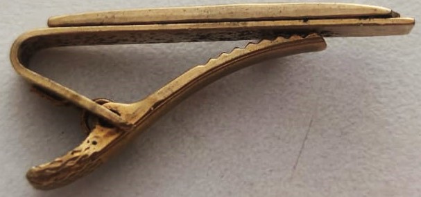 1960 T.C YAVUZ DENİZ ALTI TUM DETAYLARIYLA YAPILMIŞ GORSELİ ALTIN KAPLAMA PİRİNC MANDALLI KRAVAT İGNESİ