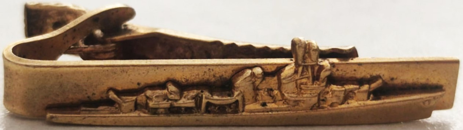 1960 T.C YAVUZ DENİZ ALTI TUM DETAYLARIYLA YAPILMIŞ GORSELİ ALTIN KAPLAMA PİRİNC MANDALLI KRAVAT İGNESİ