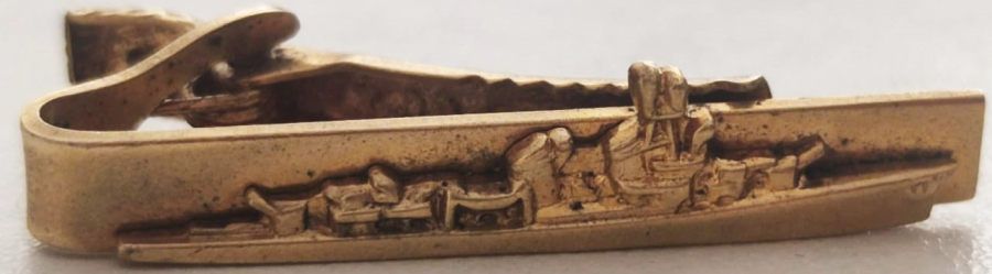 1960 T.C YAVUZ DENİZ ALTI TUM DETAYLARIYLA YAPILMIŞ GORSELİ ALTIN KAPLAMA PİRİNC MANDALLI KRAVAT İGNESİ