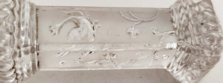 FRANSIZ VİKTORYA DÖNEMİ CRYSTAL İKİ ADET MASA UZERİ BICAK CATAL KASIK DAYAMA STANDI UZERİ KABARTMA İSLEME