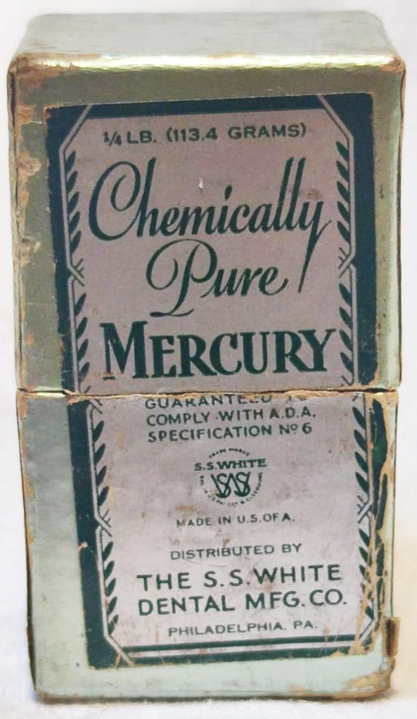 1910 CHEMİCALLY PURE MERCURY MEDİCİNE BOX KAPAKLI KUTU  İCERSİNDE BAKALİT KAPAKLI CAM SİSE CIVA İLAC KUTU