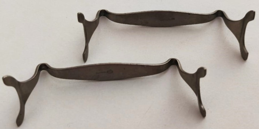 WELLNER VİKTORYA DÖNEMİ ALPACCA MASA UZERİ SERVİS BICAK KASIK CATAL DAYAMA STANDI 2 ADET 