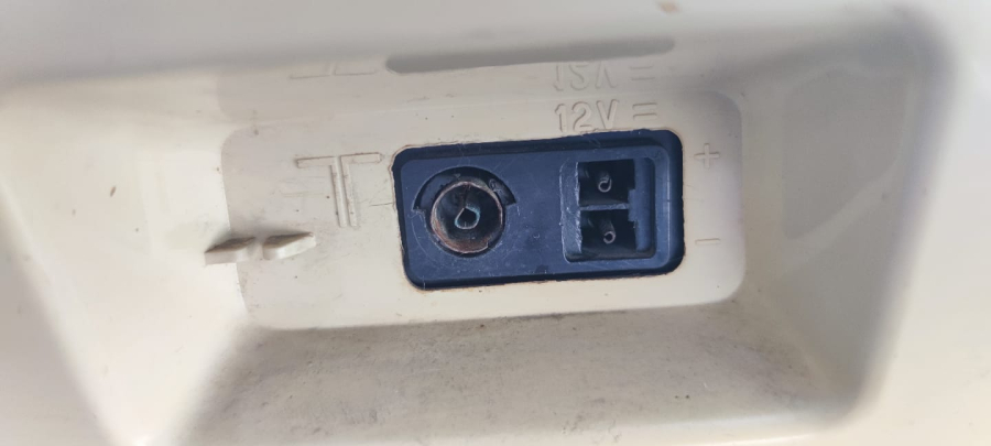 1979 GRUNDIG TRİUMPH 1221 GERMANY KIREM RENK KASA SİYAH BEYAZ 6 KANAL UHF VHF 220 VE 12 VOLT İLE CALIŞIR 31 EKRAN