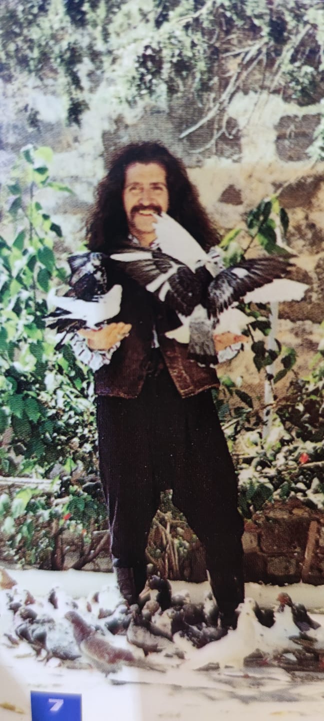 MANCOLOJİ 1943 O BİZİ COK SEVMİSTİ..BARIS MANCO 2 CD ORJINAL KUTUSUNDA KİTAPCIKLI