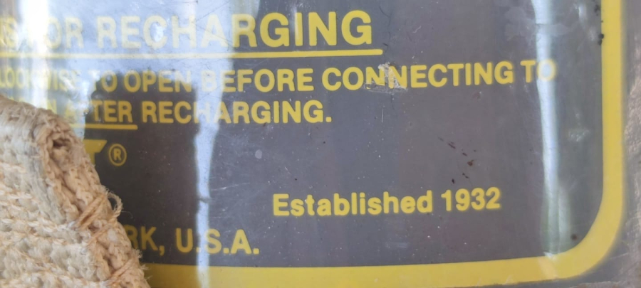 SCOTT 5500 AVİATORS BREATHİNG OXYGEN  ONLY USE NO OİL  USA TURK HAVA YOLLARI UCAK KABİN İÇİ ACİL YARDIM OKSİJEN TÜPÜ CİFT BAGLANTI CIKIŞLI HAVA TÜPÜ
