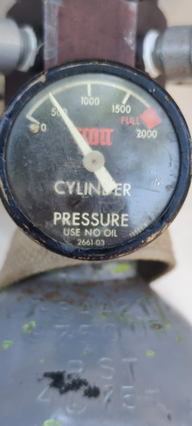 SCOTT 5500 AVİATORS BREATHİNG OXYGEN  ONLY USE NO OİL  USA TURK HAVA YOLLARI UCAK KABİN İÇİ ACİL YARDIM OKSİJEN TÜPÜ CİFT BAGLANTI CIKIŞLI HAVA TÜPÜ