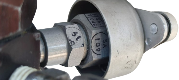 SCOTT 5500 AVİATORS BREATHİNG OXYGEN  ONLY USE NO OİL  USA TURK HAVA YOLLARI UCAK KABİN İÇİ ACİL YARDIM OKSİJEN TÜPÜ CİFT BAGLANTI CIKIŞLI HAVA TÜPÜ