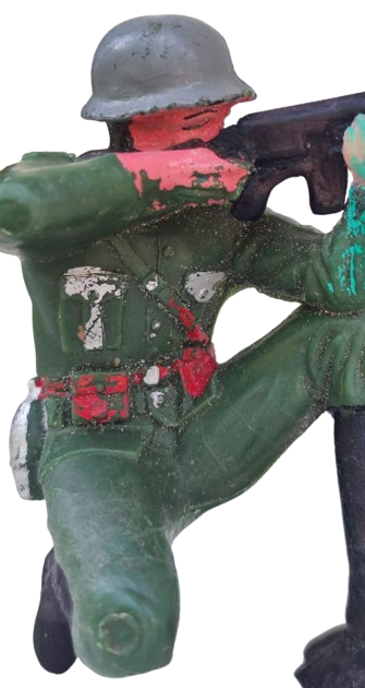 1980 PİLSAN YERLİ MALI KOMANDA MİGFERLİ MAKİNELİ  TUFEKLE COMELEREK ATES EDERKEN MATARALI CİFT KUTUKLUKLU ŞAVASCI