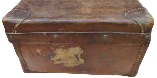 OSMANLI TAMAMI YARMA DERİ  SARI KİLİT SİSTEMLİ EL DİKİŞ VE YAPIM KOSELERİ PARCA TAKVİYELİ ORTO BOY BAVUL