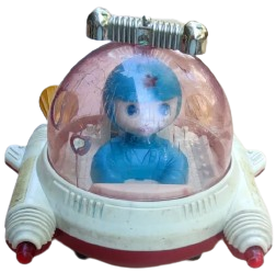 UZAY ARACI İÇERSİNDE KULLANAN KOZMONOTU FANUSLU HAREKETLİ SURTMELİ OYUNCAK SSCB SOVYET ÜRETİMİ