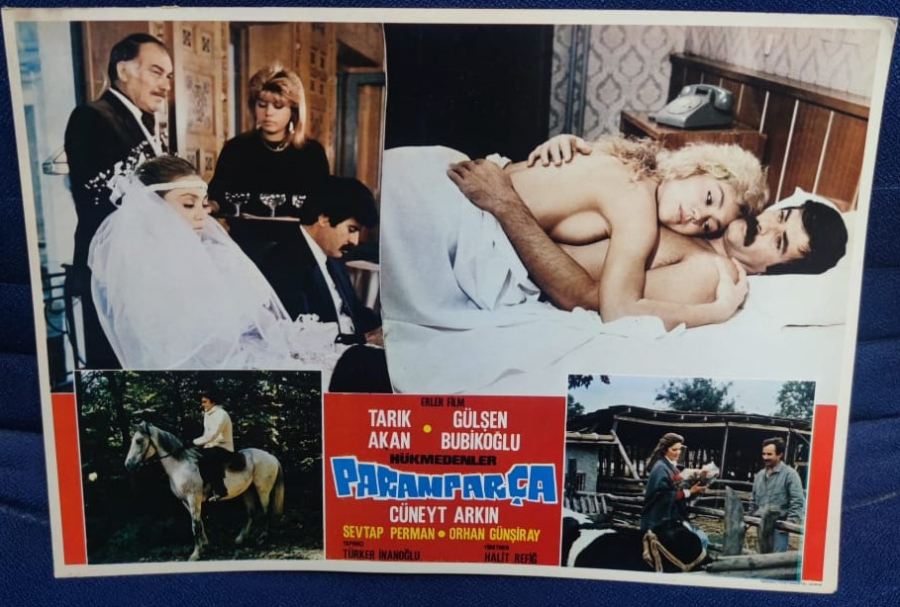PARAMPARCA  FİLMİNİN LOBI TANITIM KARTI BASROLLERDE  TARIK AKAN GULSEN BUBİKOGLU CUNEYT ARKIN YARDIMCI OYUNCULAR SEVTAP PERMAN ORHAN GUNSİRAY  