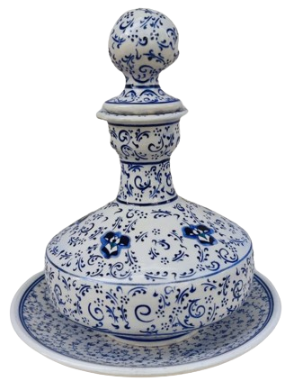 İZNİK BLEU BLANC  KAPAKLI TABAKLI TAMAMI SANATCI İMZALI EL İŞCİLİKLİ MAVİ BEYAZ SURAHİ COK İNCE İSCİLİK CALISMASI