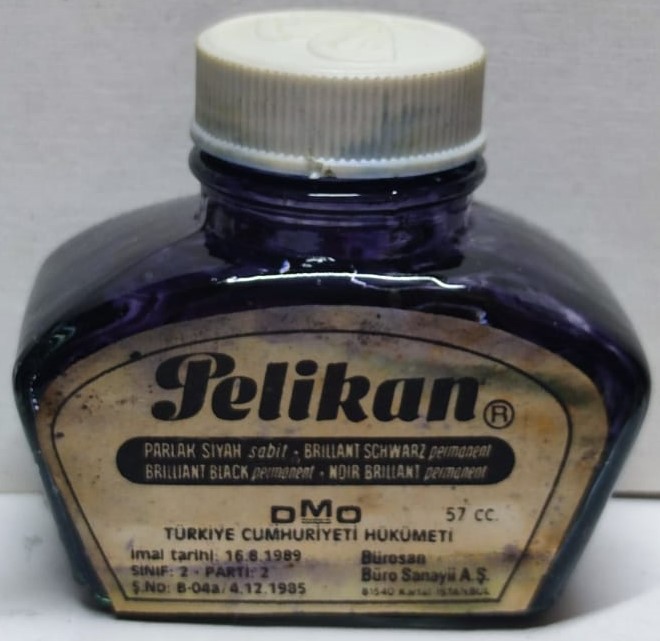 TURKİYE CUMHURİYETİ HUKUMETİ DEVLET MALZEME OFİSİ PELİKAN PARLAK SİHAH SABİT 4001 MUREKKEP İMAL TARİHİ 16.8.1989 BUROSAN