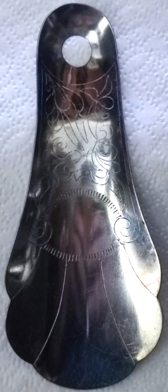 KROM CELİK PASLANMAZ UZERİ KALEM İŞLEMELİ KERATA AYAKKABI GİYMAK İÇİN ÇEKEÇEK 