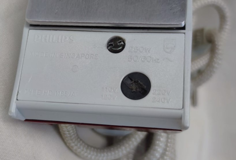 UTU PHILIPS STE WARDESS TERMOSTATLI ISI AYARLI KATLANIR BORDO KREM RENKDE BAKALİT CELİK TABANLI SEYEHAT UTU