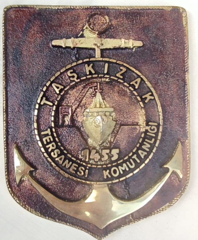 TASKIZAK TESANE KOMUTANLIGI  SİLT KASIMPAŞADA HALİC LIMAN İÇERSİNDE BULUNAN OSMANLININ KURDUGU FATİH SULTAN MEHMET TARAFINDAN 1455 