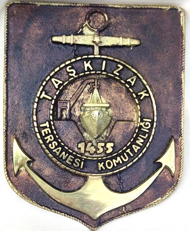 TASKIZAK TESANE KOMUTANLIGI  SİLT KASIMPAŞADA HALİC LIMAN İÇERSİNDE BULUNAN OSMANLININ KURDUGU FATİH SULTAN MEHMET TARAFINDAN 1455 