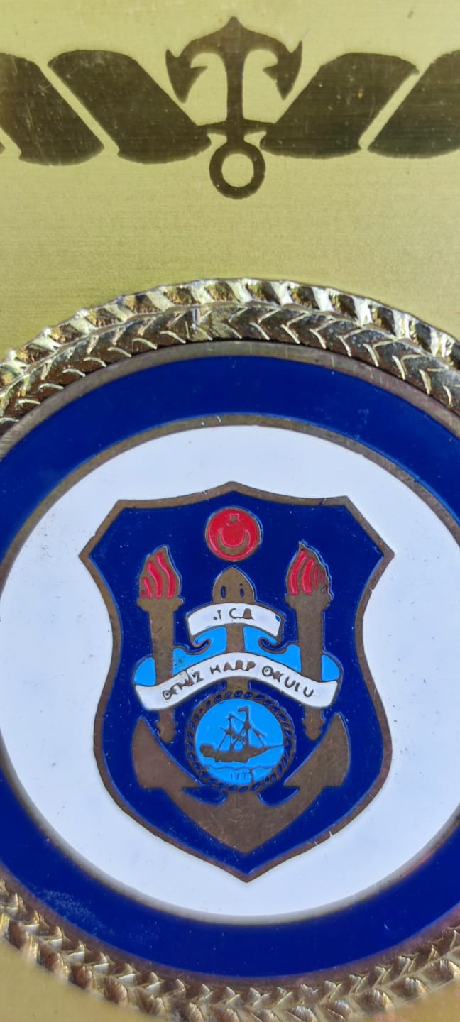 T.C.B DENİZ HARP OKULU  YUK. MUH  BİNBASI ŞAHİN FERCAN NA VERİLEN 1981 1987 HİZMET ANI ŞİLT