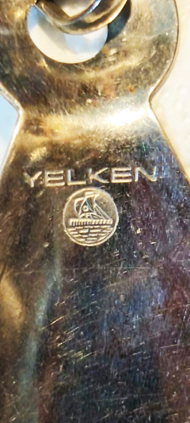 YELKEN AYAKKABI BOYA CİLA MARKA LI KROM PASLANMAZ KERATA AYAKKABI ÇEK ÇEK VE ANAHTARLIK UFAK BOYDA 