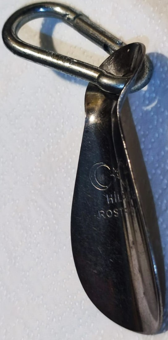 HİLAL AYAKKABI BOYA CİLA MARKA LI KROM ROSTERİ PASLANMAZ KERATA AYAKKABI ÇEK ÇEK VE ANAHTARLIK UFAK BOYDA  CİFT HİLAL ORTADA YILDIZ