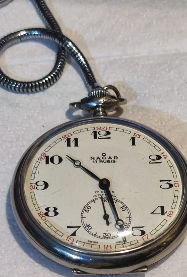 NACAR TCDD NACAR 17 RUBIS  SUPERSHOCK  İSVİCRE MALI CİFT KAPAKLI MEKANİK KURMALI  EMAYE KADRAN DAMGALI  CİFT KAPAKLI  TAŞLI MAKİNE