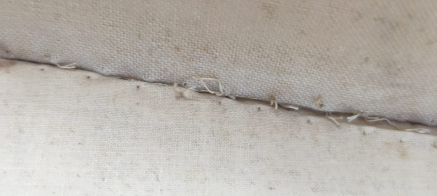 ORTODOKS HRISTIYANLARIN ANI TABUTU ÖLEN KİŞİYİ HATIRLAMAK İCİN ONDAN KALAN HATIRALARIN SAKLANDIGI EL DİKİM KUMAS TABUT