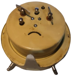 POLARIS CLOCK MEKANİK KURMALI ALARMLI MASA SAATİ METAL KASA FOSFORLU AKREP YELKOVAN VE  RAKAMLAR 