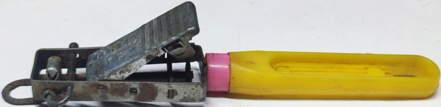 1950 CAKMAK 77 YERLİ TAŞLI MEKANİK METAL SERT RENKLİ  PLASTİK SAPLI MUTFAK OCAK YAKMA TUTUŞTURMA ALEVLENDİRME CAKMAGI